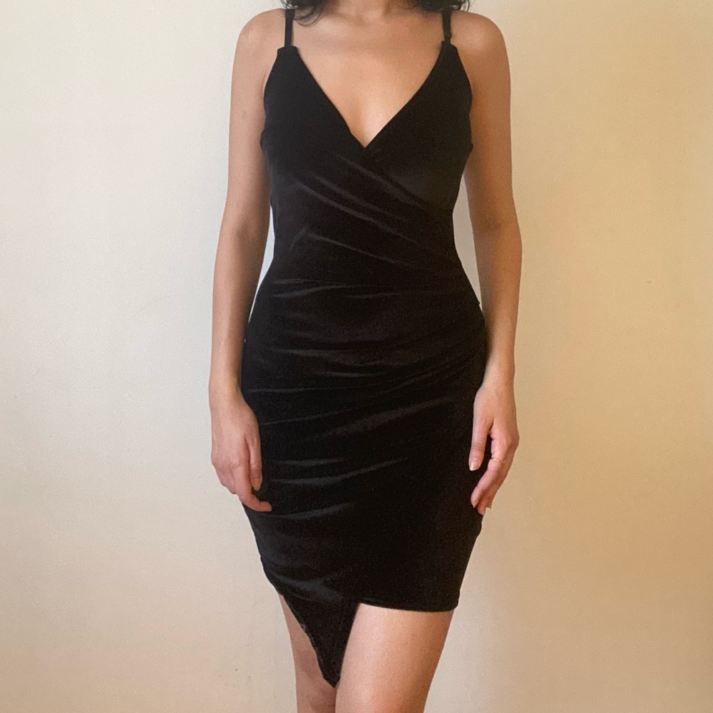 Boohoo Velvet Wrap black mini cocktail Dress